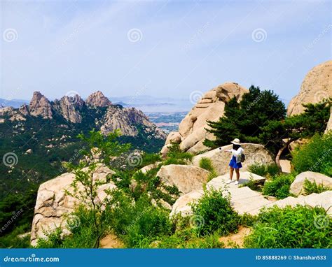 如何坐車去嶗山？嶗山位于中國山東省，是著名的旅游勝地，其地理位置與交通方式成為了游客前往嶗山的關鍵因素。